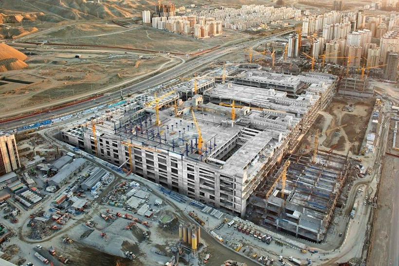 İran dünyanın en büyük AVM’sini korona hastanesine çeviriyor uzmanları getirdiler - Resim: 4