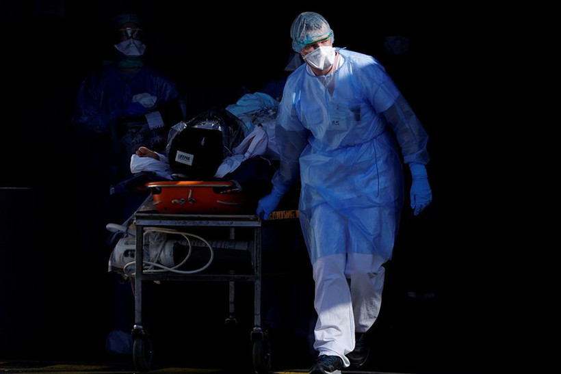 İspanya'da 12 bin sağlık çalışanı koronavirüse yakalandı Türkiye'de durum ne? - Resim: 1