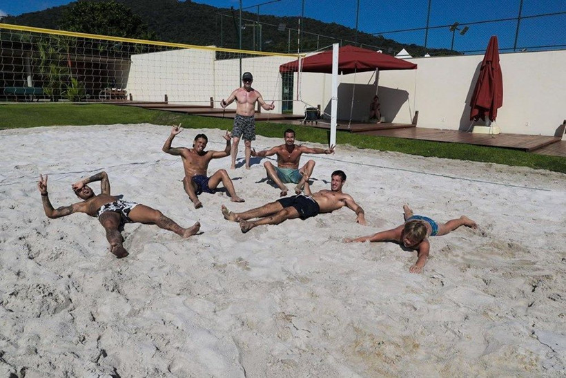 Neymar karantina günlerini 7 milyon sterlin'lik malikanesinde geçiriyor - Resim: 1