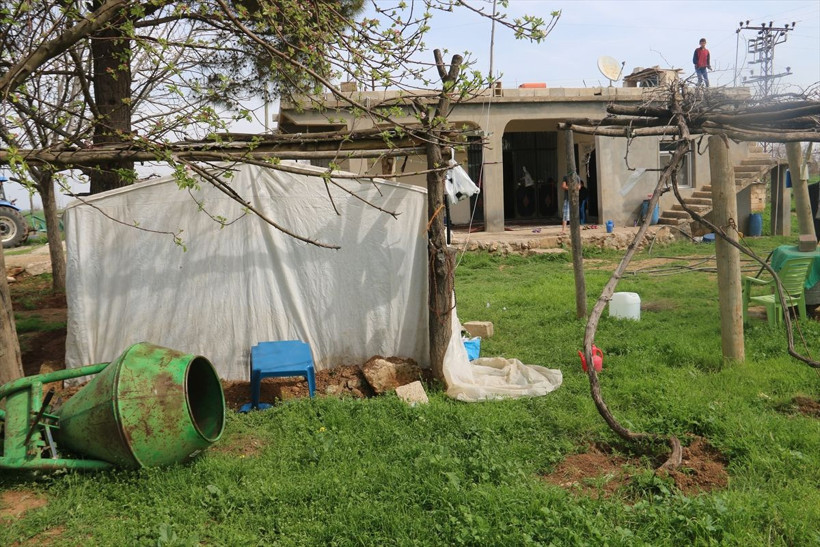 Şehir dışından döndü evinin bahçesine kurduğu çadırda kendisini karantinaya aldı - Resim: 3