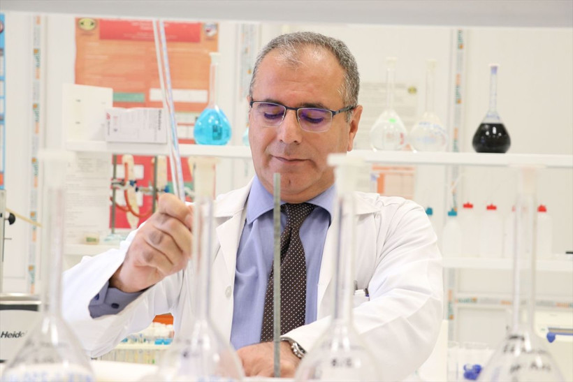 Teröristlerin baskınından samanlıkta saklanarak kurtuldu profesör oldu - Resim: 1