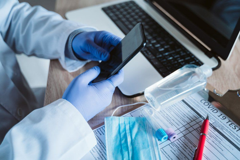 Bilim Kurulu üyesi Prof. Dr. Özlü'den cep telefonu uyarısı: Streç filme sarın - Resim: 3