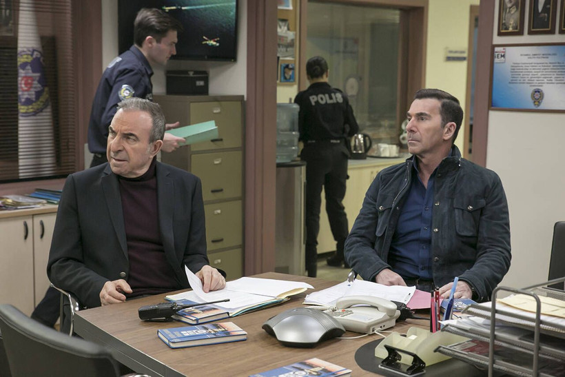 Kanal D'nin Arka Sokaklar'ından olay karar! Rıza Baba artık dizide yok - Resim: 4