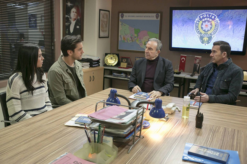 Kanal D'nin Arka Sokaklar'ından olay karar! Rıza Baba artık dizide yok - Resim: 1