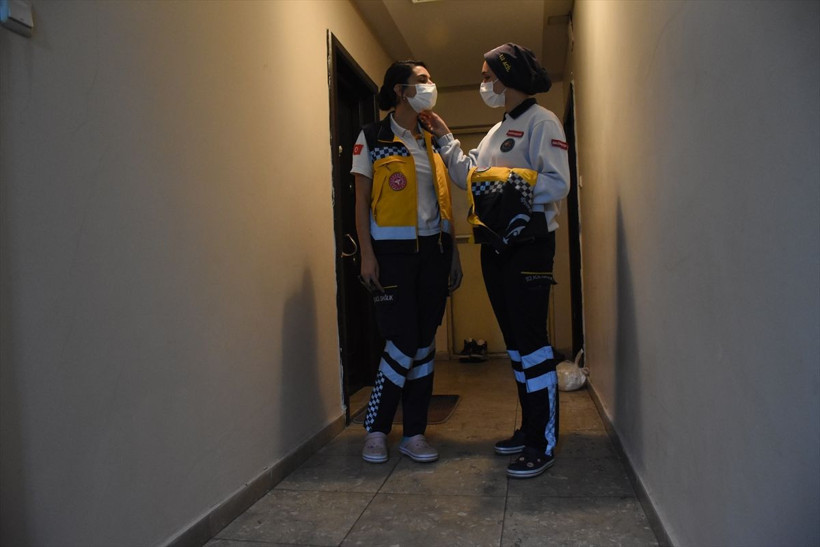 Koronavirüs şüphelisiyle ilk temas eden 112 Acil çalışanı kardeşler konuştu - Resim: 4