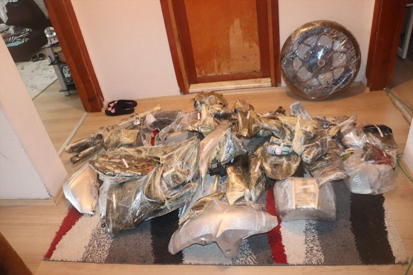 Antalya'da yarış motosikleti çalan şebeke çökertildi hırsızlardan biri kadın - Resim: 3