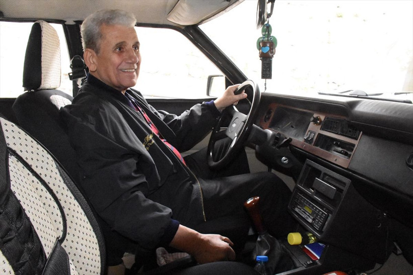 Zonguldak'ta 'Allah benden ayırmasın' dediği otomobiline 40 yıldır gözü gibi bakıyor - Resim: 2