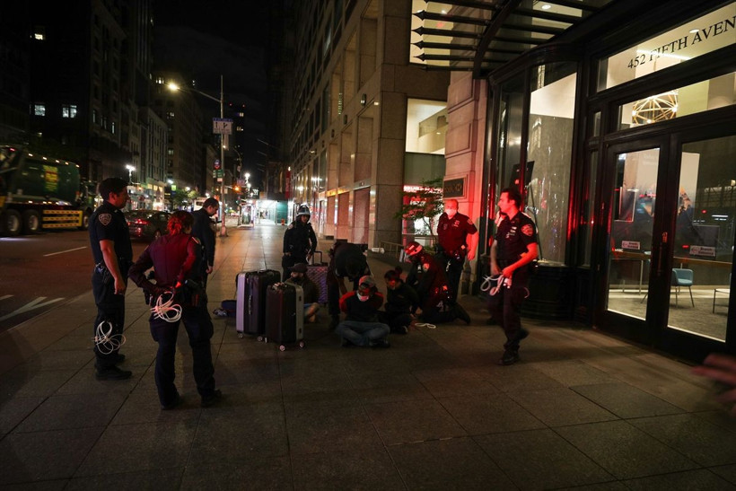 ABD gösterilerle yıkılıyor yağmalamalar başladı gözaltılar var - Resim: 1