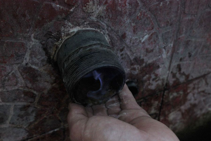 Bursa'da görenler gözlerine inanamıyor alev alev yanan çeşmeden kana kana su içiyorlar - Resim: 1