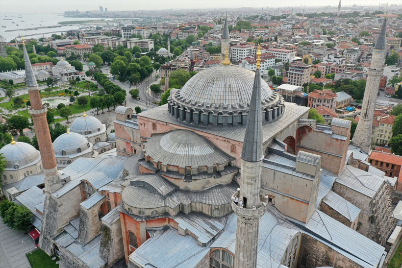 Ayasofya İmam Hatibi Önder Soy anlattı: 4 yılda 7 kişi ezandan etkilenerek Müslüman oldu - Resim: 1
