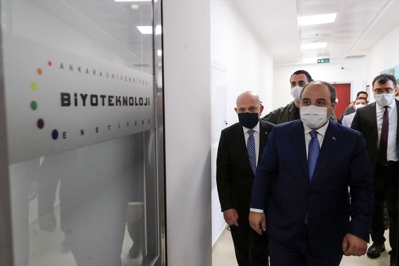 Bakan Mustafa Varank Kovid-19'a karşı aşı ve ilaç geliştirme çalışmalarını yerinde inceledi - Resim: 1