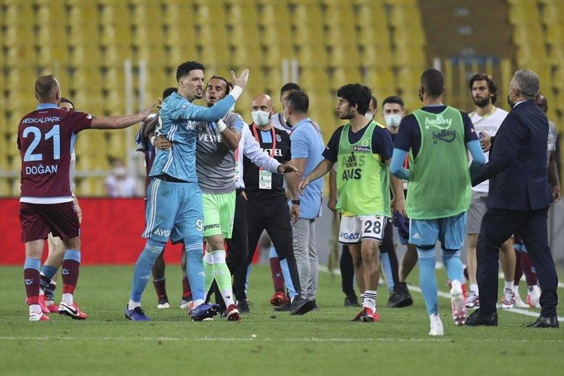 Fenerbahçe'nin paralarını çatır çatır yiyin! Yazıklar olsun - Resim: 2