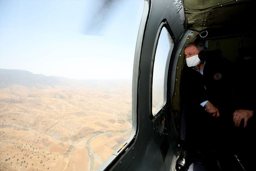 Hulusi Akar ve TSK'nın komuta kademesi sınır bölgesinde - Resim: 3