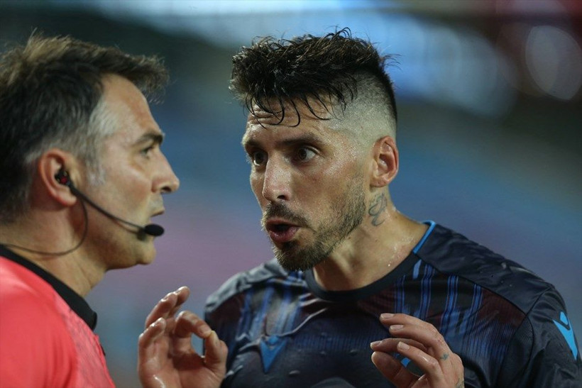 Masa başında işler dönüyor kim kul hakkı yiyorsa Allah belasını versin - Resim: 1