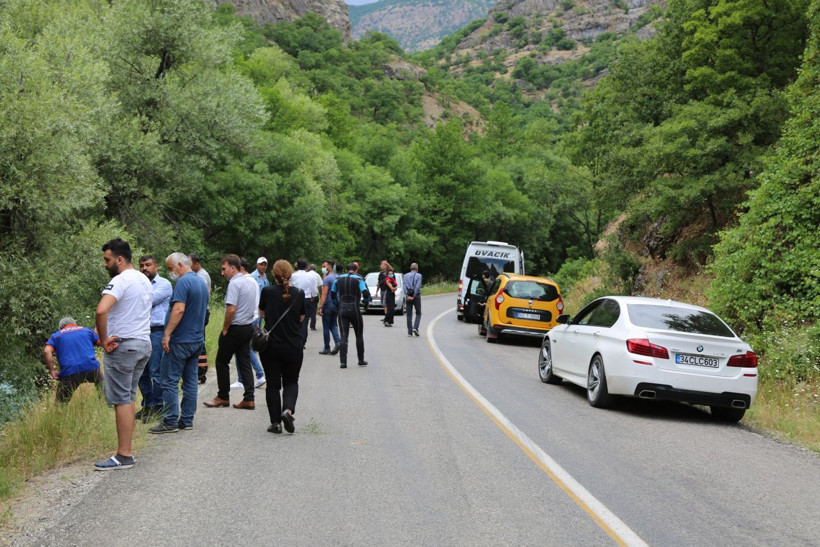 Tunceli’de Munzur Çayı’na uçan taksi için ekipler seferber edildi - Resim: 2