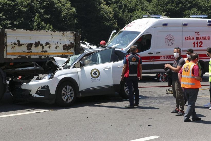 Düzce'de feci kaza! Cip kamyona ok gibi saplandı 2 ölü 1 yaralı - Resim: 2