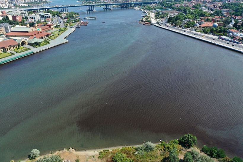 İstanbul Haliç'te suyun rengi değişti - Resim: 3