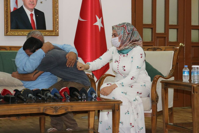 PKK'dan bir genç daha kurtarıldı ailesine böyle kavuştu gözyaşları sel oldu - Resim: 2
