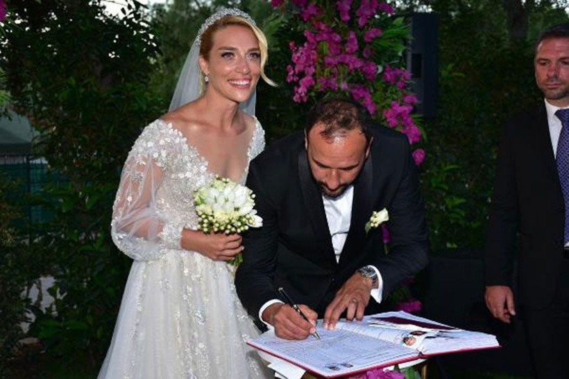 Ünlü sunucu Cansu Canan Özgen evlendi - Resim: 4