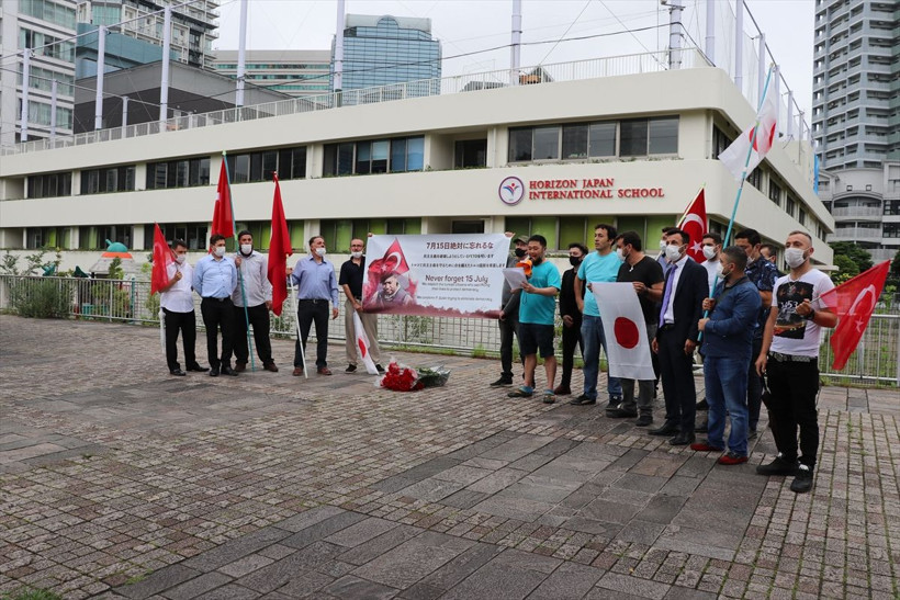 Japonya'da FETÖ'ye ait okulun önünde terör örgütü protestosu - Resim: 3
