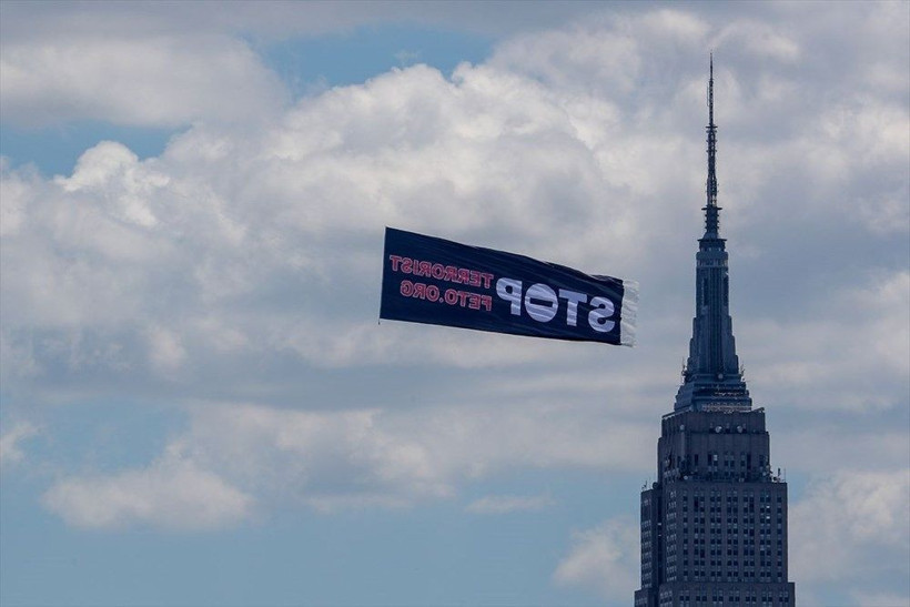 ABD'de 15 Temmuz havadan ve karadan pankartlarla anlatıldı - Resim: 1