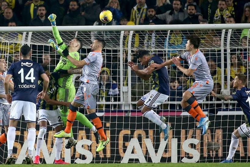 Başakşehir adım adım zirveye çıktı - Resim: 2