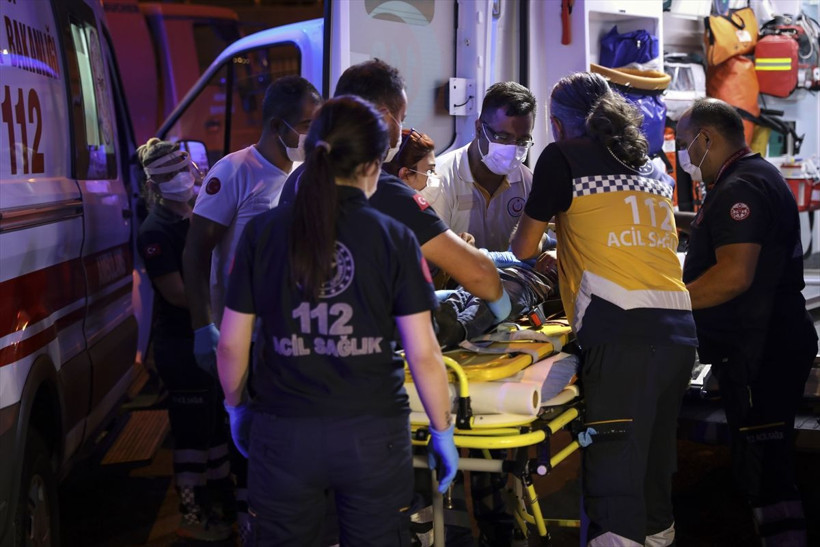 Başkentte otomobil temizlik aracına arkadan çarptı: 2 ölü, 3 yaralı - Resim: 4