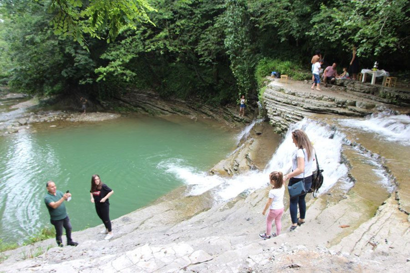 Trabzon'da yeni keşfedildi ormanın ortasında görenler büyüleniyor - Resim: 2