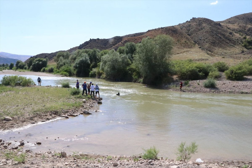 Kayseri'de Kızılırmak'a giren baba ve 2 çocuğu boğuldu - Resim: 3