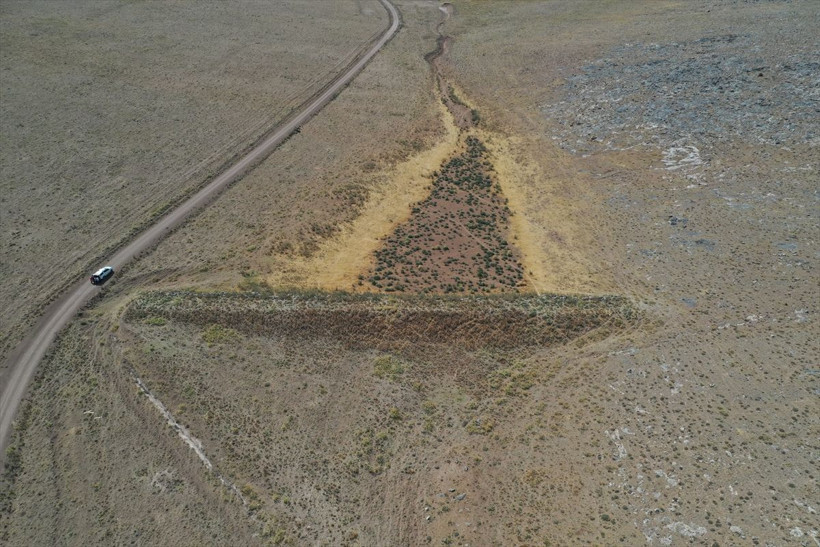Konya'da 110 metre uzunluğunda 10 metre yüksekliğinde bent bulundu - Resim: 1