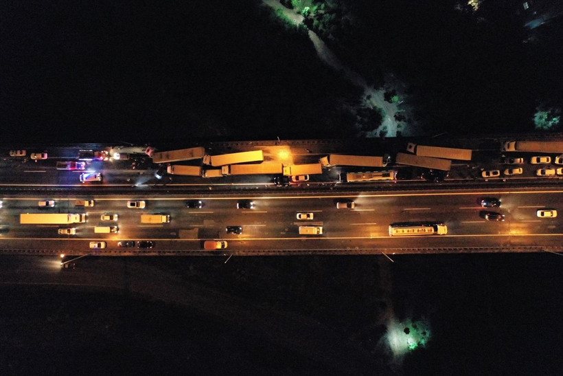 Kocaeli'deki zincirleme kazada TEM Otoyolu ulaşıma kapandı - Resim: 4