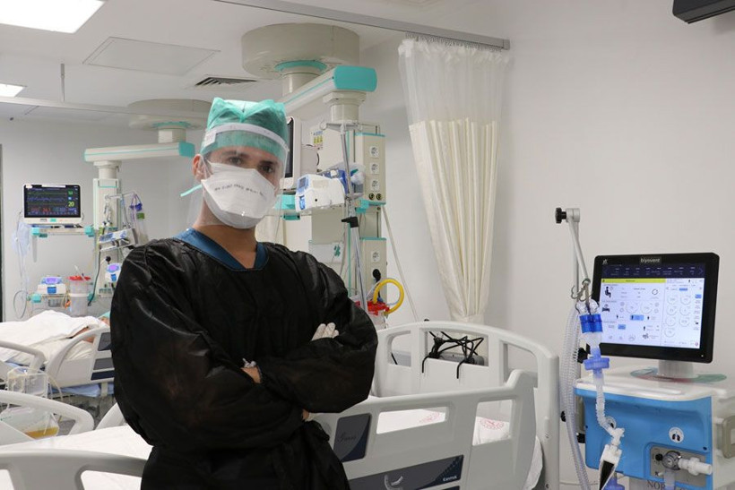 Pandemi ile mücadele eden doktor anne ve babasını 7 aydır görmüyor - Resim: 2