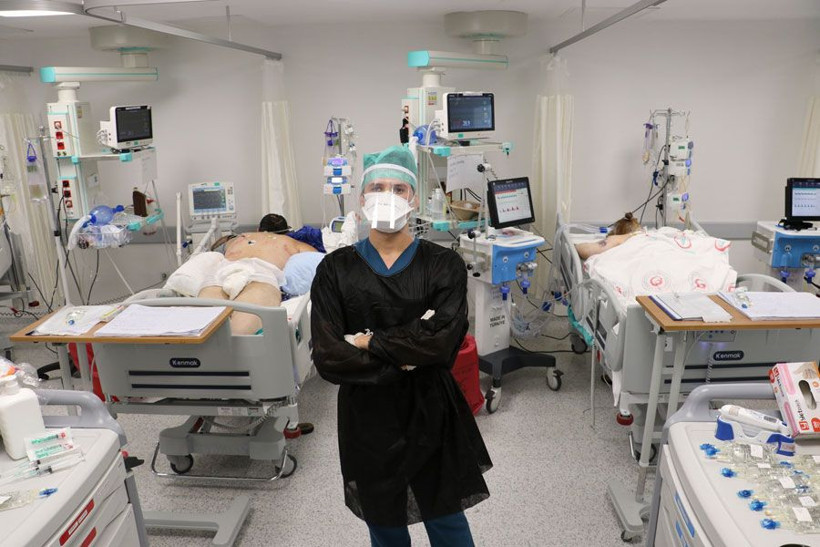 Pandemi ile mücadele eden doktor anne ve babasını 7 aydır görmüyor - Resim: 3