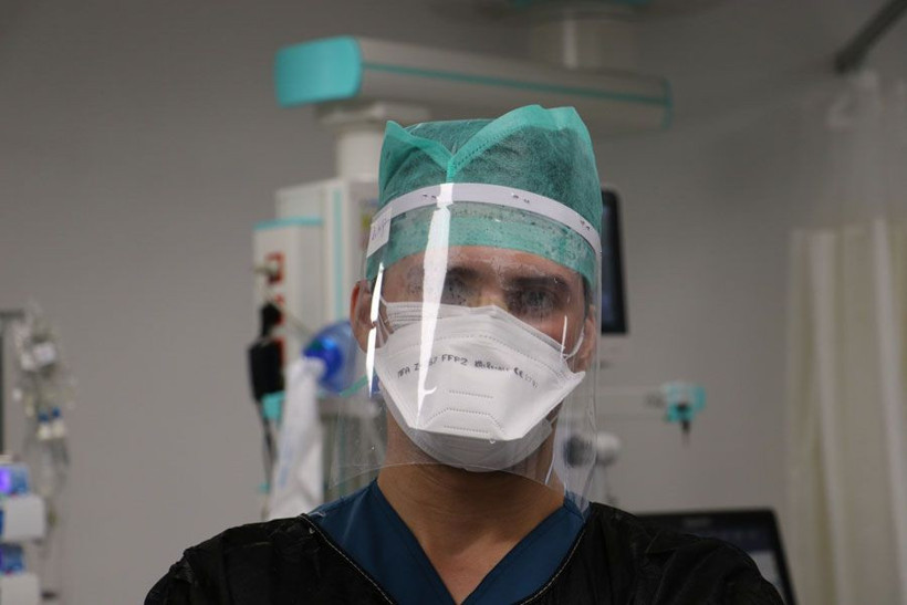 Pandemi ile mücadele eden doktor anne ve babasını 7 aydır görmüyor - Resim: 4