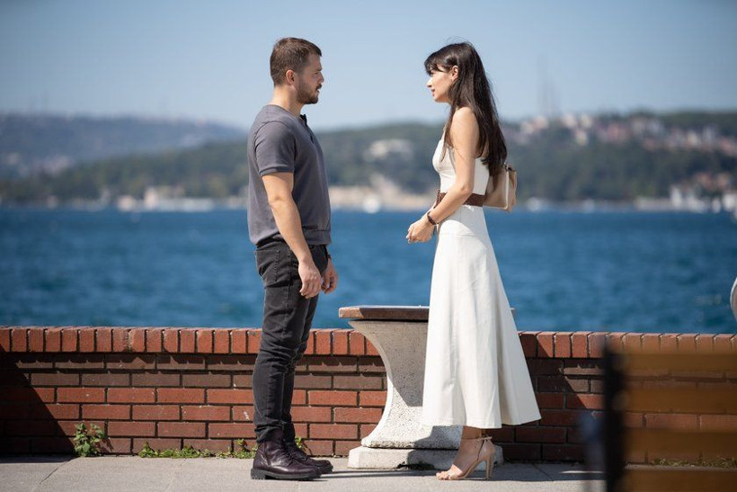 Arıza'nın Halide'si beyaz bikiniyle veda etti Ayça Ayşin Turan salladı! - Resim: 1