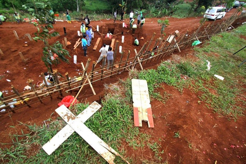 Endonezya'da vaka sayıları arttı! Mezarlık alanı genişletiliyor - Resim: 2