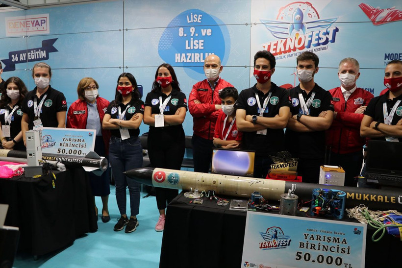 İçişleri Bakanı Süleyman Soylu Teknofest 2020'de! Roketi imzaladı - Resim: 2