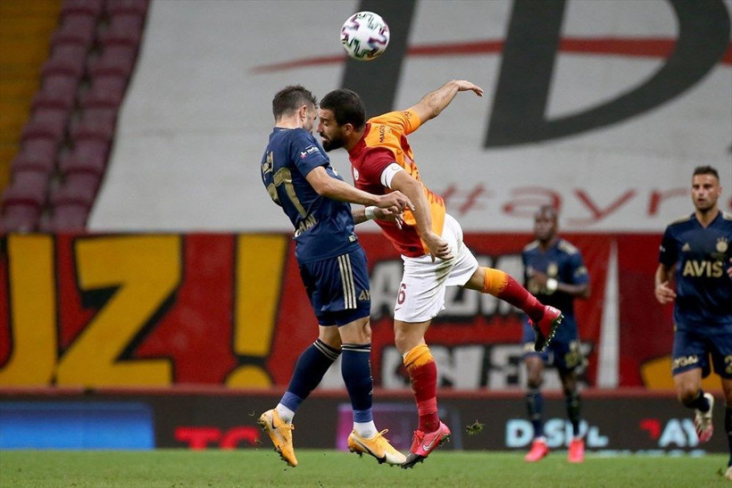 Erman Toroğlu'ndan Terim'e eleştiri: Fener'i yenemiyorsa kusura bakmasın - Resim: 1