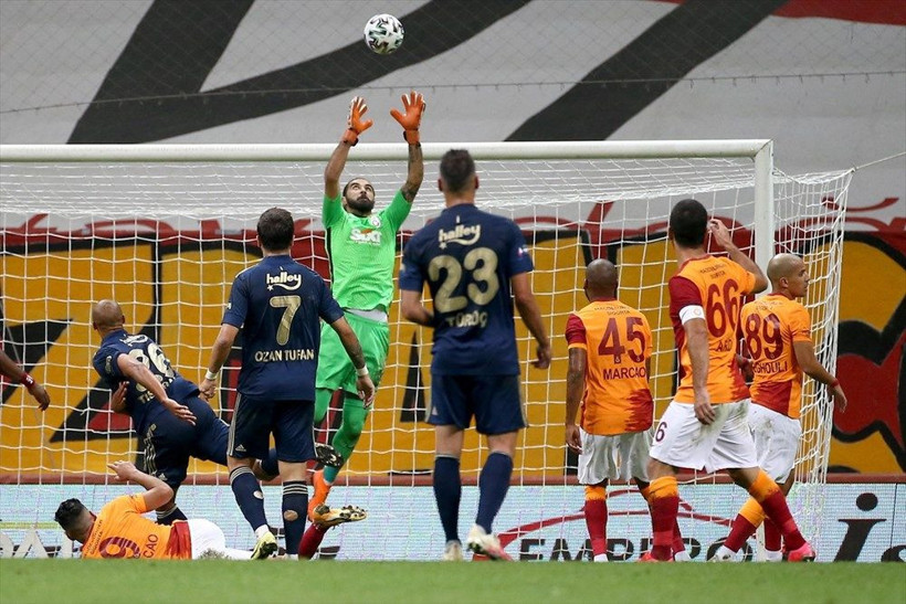 Erman Toroğlu'ndan Terim'e eleştiri: Fener'i yenemiyorsa kusura bakmasın - Resim: 3