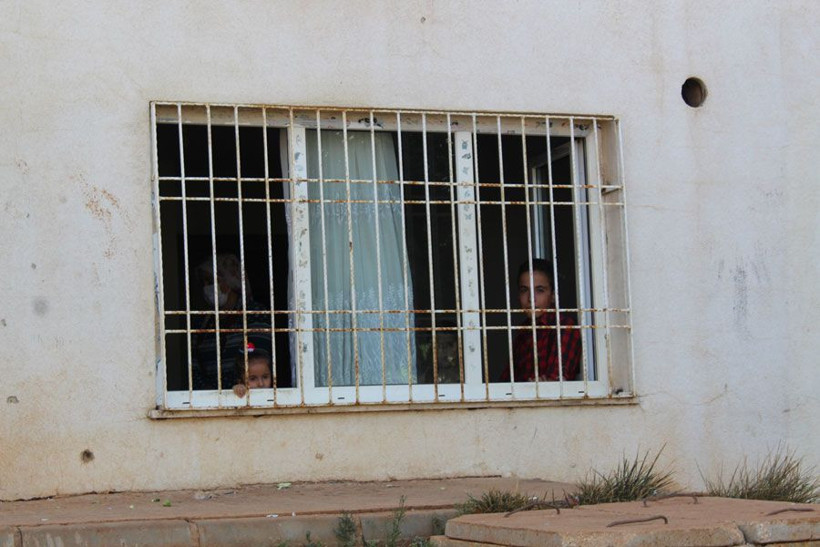 6 çocuklu aile 7 yıldır lağım suyu basan evde yaşıyor eşyaları çürüyüp bozuldu - Resim: 2