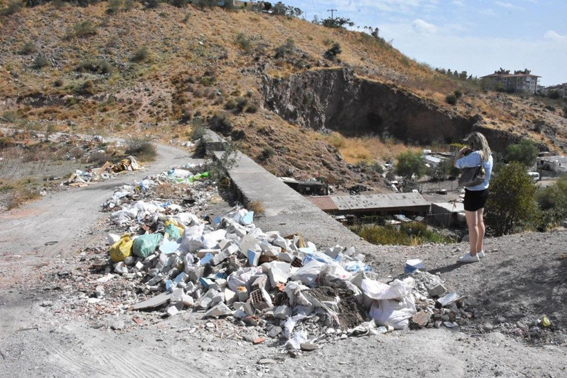İzmir'de çevreyi adeta çöplüğe çevirdiler! Tepki gösterip alkışladılar - Resim: 2