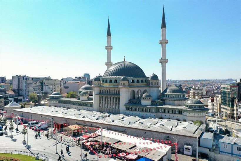 Taksim Camii'nde sona yaklaşıldı! İçinden görüntü geldi - Resim: 1