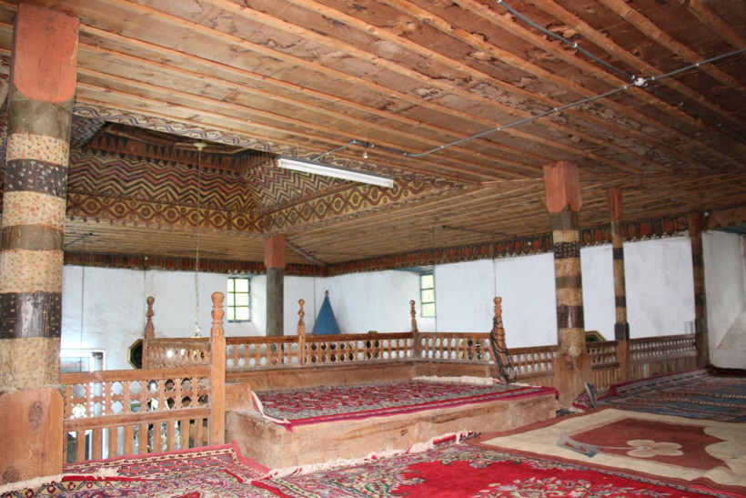 Erzurum'da tek bir çivi çakılmadan yapılan cami 354 yıldır ayakta - Resim: 1
