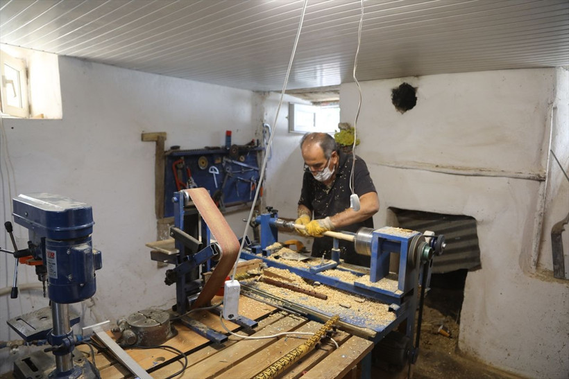 Bingöl'de emekli olan adam hiçbir eğitim almadan yapıyor! Yılda 2 tane satıyor - Resim: 4