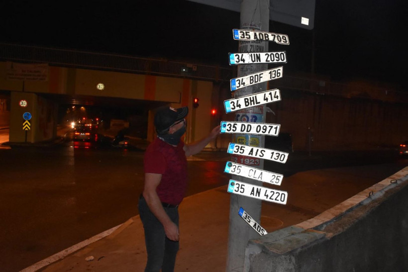 Dilek ağacı gibi elektrik direği İzmir'de sahipli plakaları böyle astılar - Resim: 1