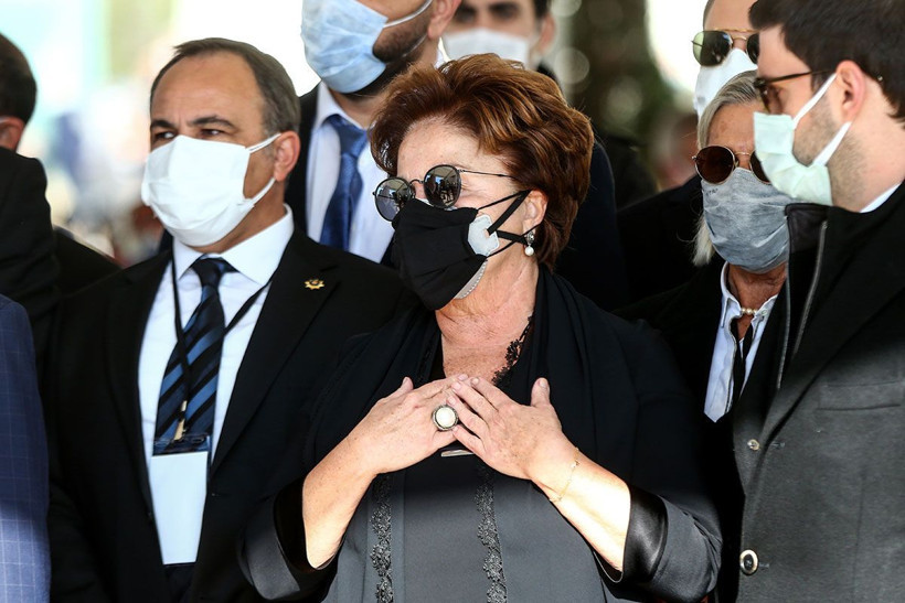 Mesut Yılmaz son yolculuğuna uğurlandı! Mesut Yılmaz nereli eşi ve çocukları - Resim: 2