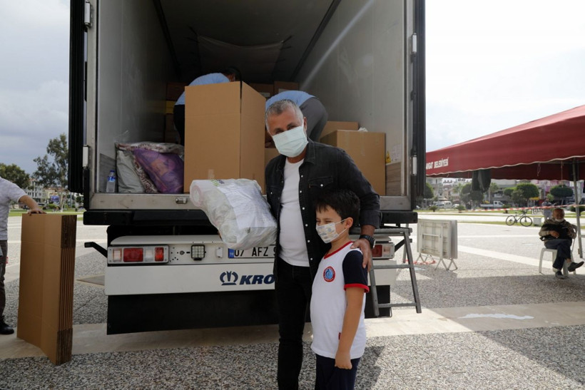 Oyuncaklarını İzmir'e gönderdi yazdığı mektup başkanı ağlattı - Resim: 3