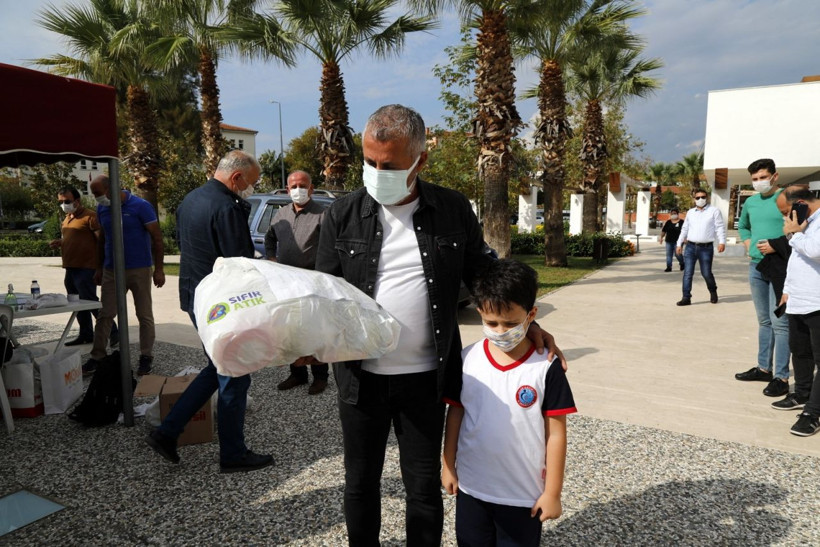 Oyuncaklarını İzmir'e gönderdi yazdığı mektup başkanı ağlattı - Resim: 4