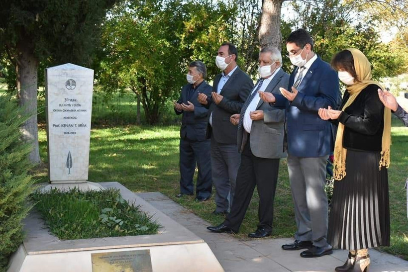 Aydın'da özel izinle antik kente defnedilmişti! Mezarı başında anıldı - Resim: 4