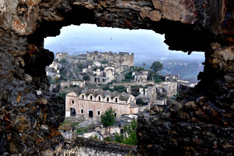 İngiliz yazar Türkiye'nin hayalet köyünü ziyaret etti! Anlattıkları herkesi şaşırttı - Resim: 3